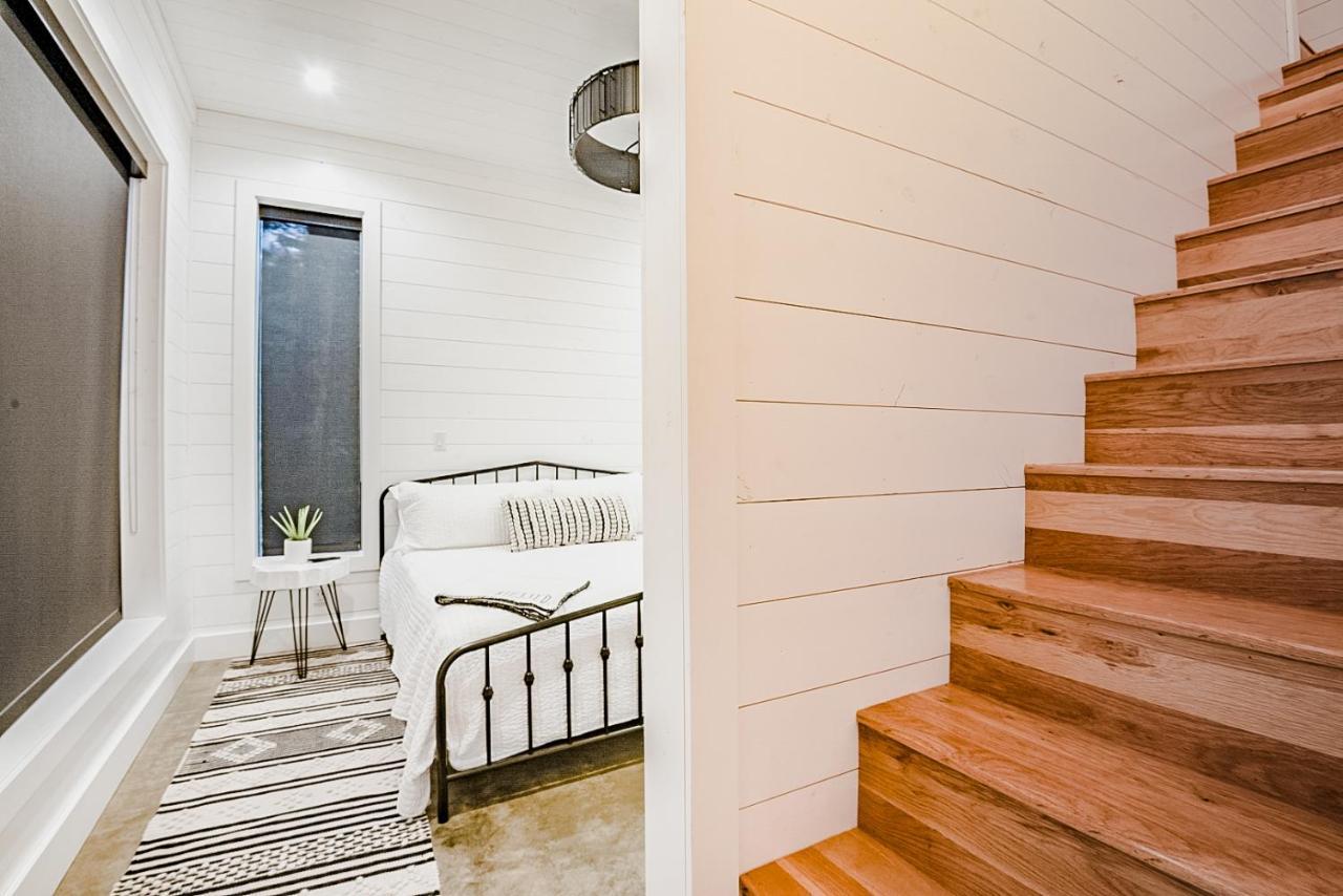 "The Barndo" 4Br Luxury Cabin, Hot Tub, Fire Pit, Bunks, Arcades, Playhouse! โบรคเคนโบว์ ภายนอก รูปภาพ