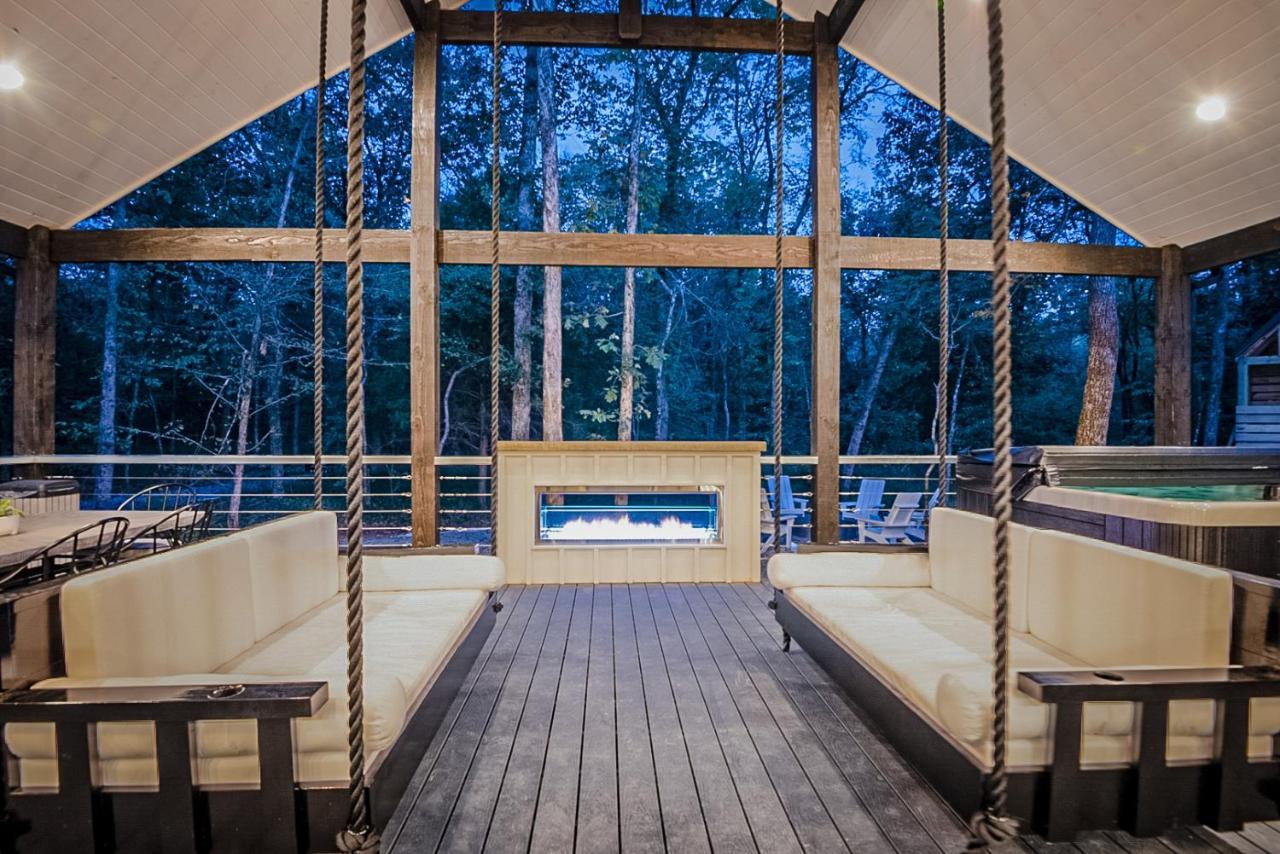 "The Barndo" 4Br Luxury Cabin, Hot Tub, Fire Pit, Bunks, Arcades, Playhouse! โบรคเคนโบว์ ภายนอก รูปภาพ