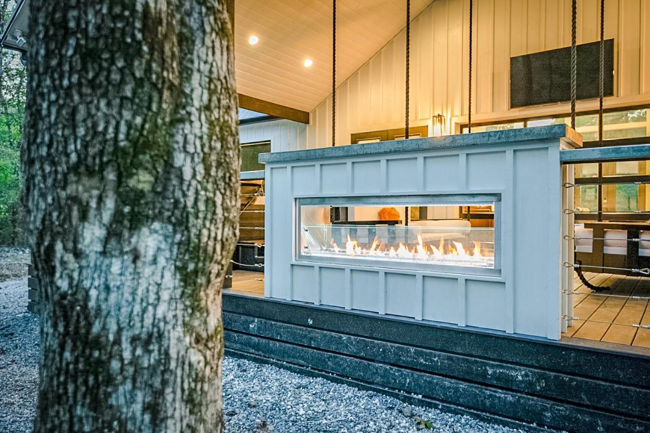 "The Barndo" 4Br Luxury Cabin, Hot Tub, Fire Pit, Bunks, Arcades, Playhouse! โบรคเคนโบว์ ภายนอก รูปภาพ