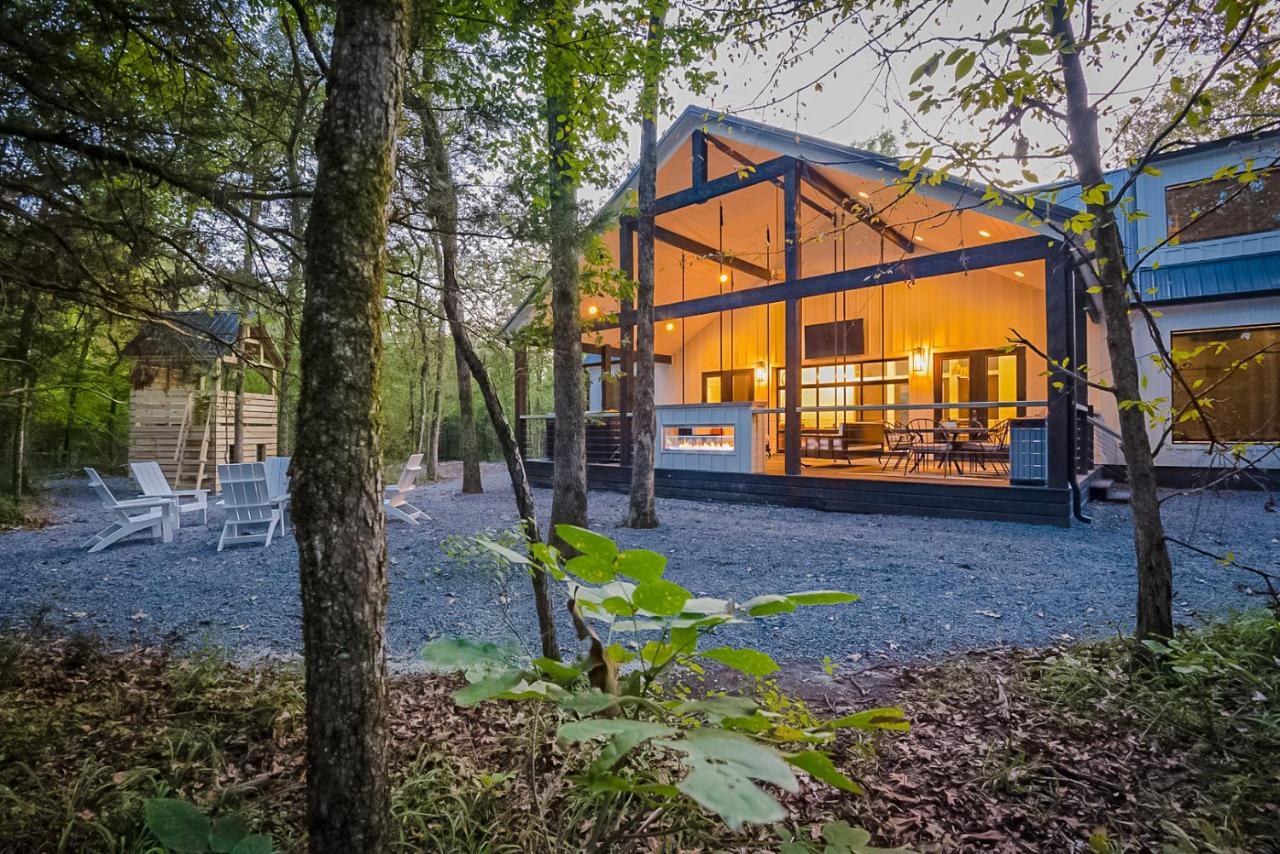 "The Barndo" 4Br Luxury Cabin, Hot Tub, Fire Pit, Bunks, Arcades, Playhouse! โบรคเคนโบว์ ภายนอก รูปภาพ