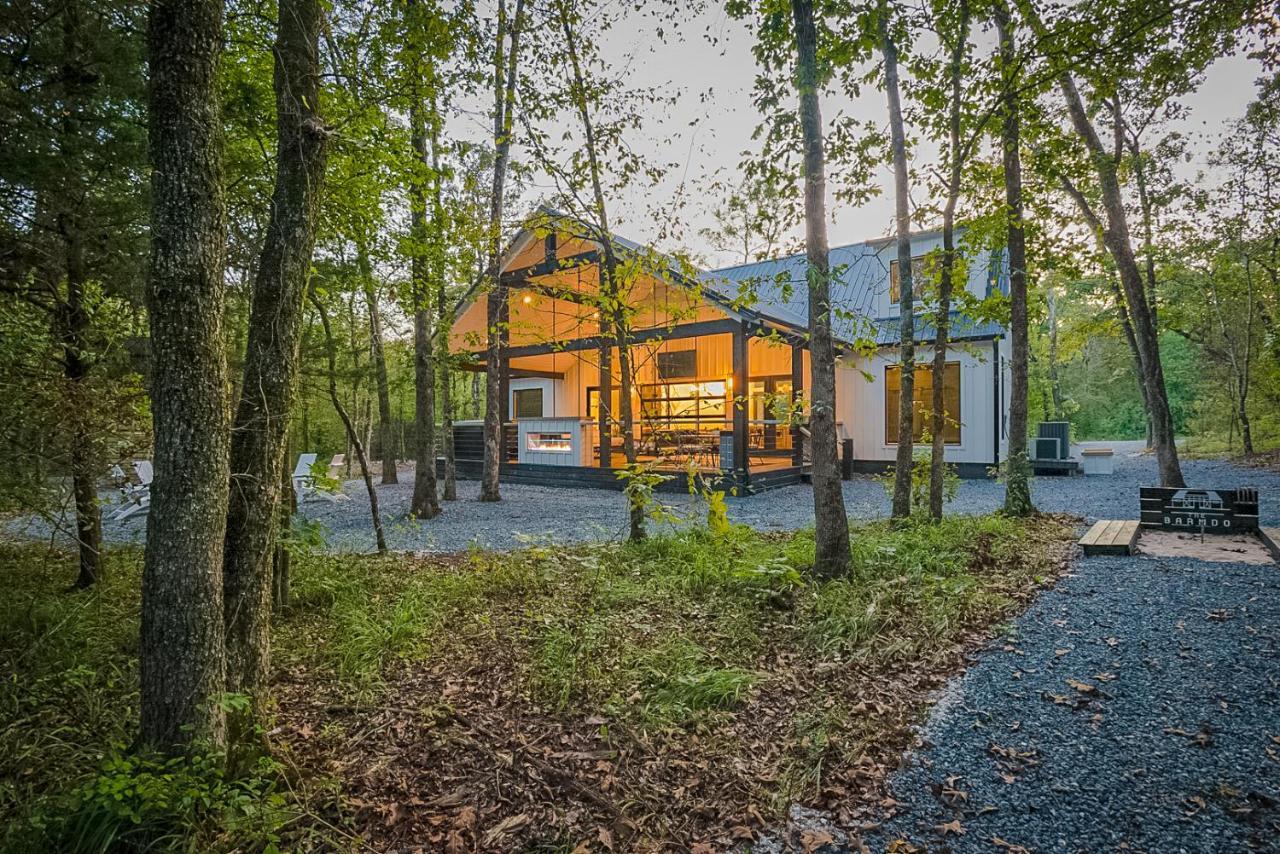 "The Barndo" 4Br Luxury Cabin, Hot Tub, Fire Pit, Bunks, Arcades, Playhouse! โบรคเคนโบว์ ภายนอก รูปภาพ